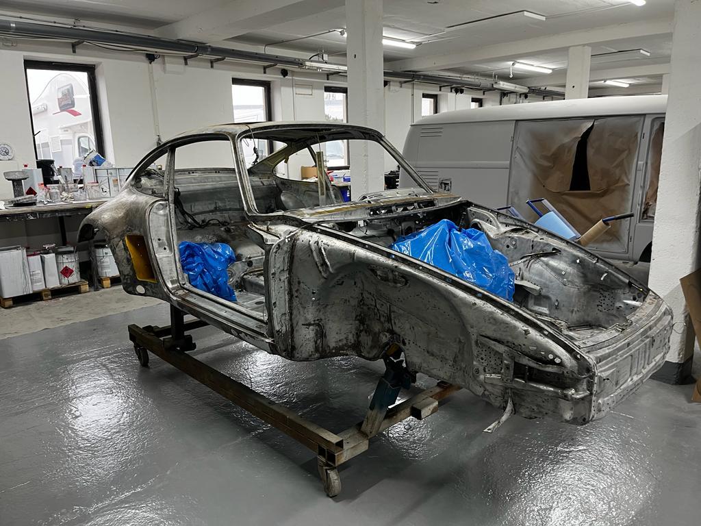 restauration restaurierung porsche 911 turbo g karosserie entackt