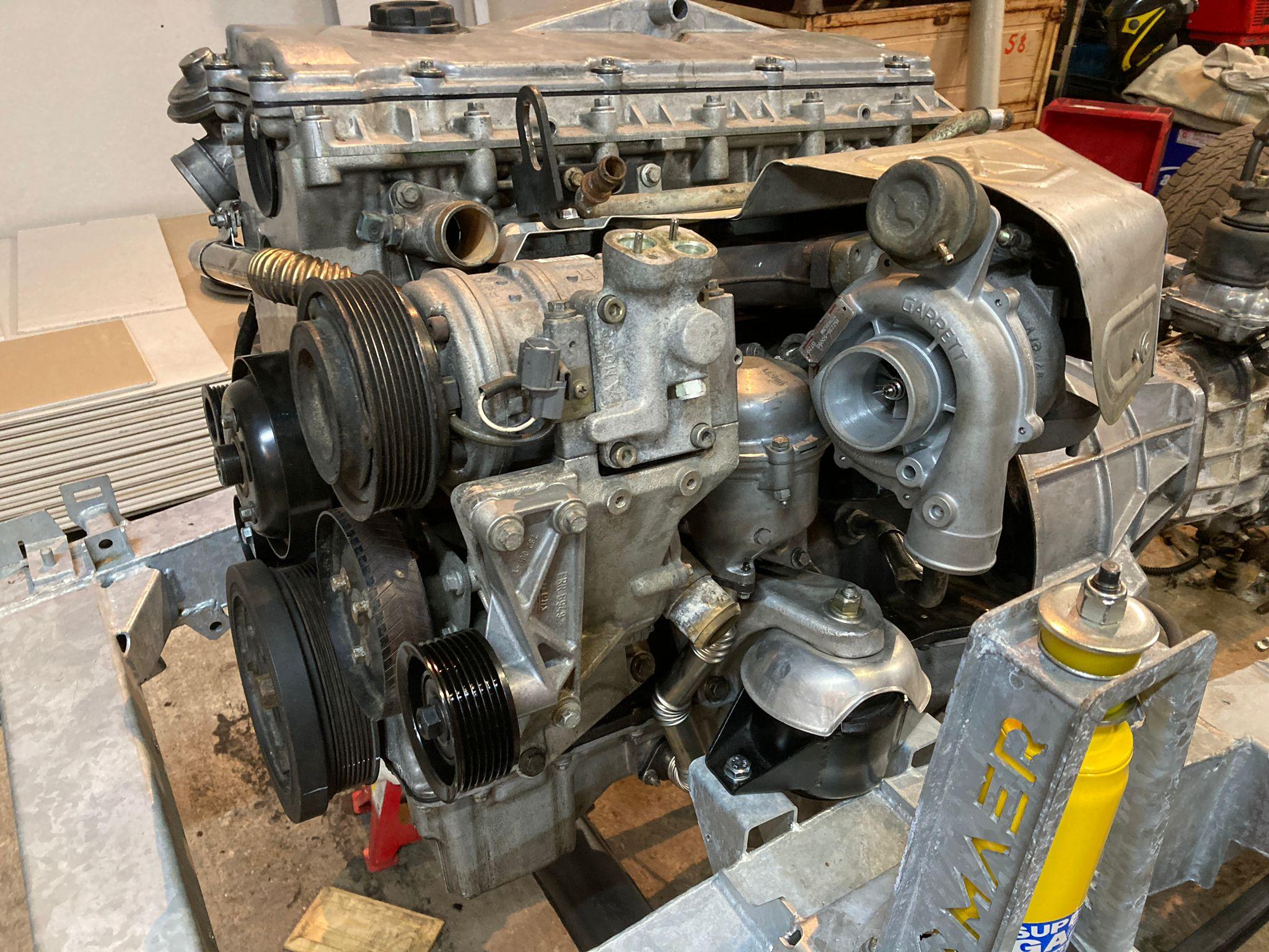 restauration restaurierung land rover defender motor